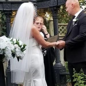 Ivory wedding veil, fingertip length